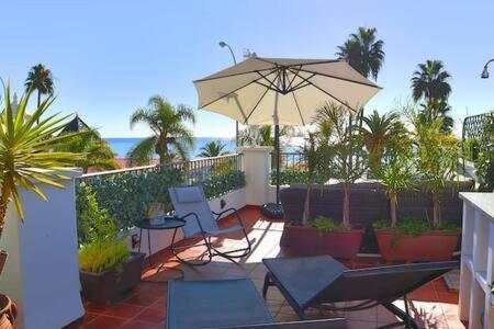 Apartamento En Primera Linea De Playa Nerja Exterior photo