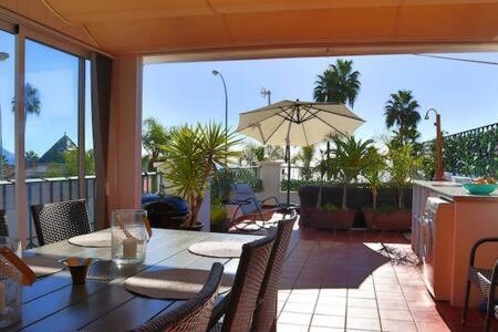 Apartamento En Primera Linea De Playa Nerja Exterior photo