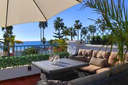 Apartamento En Primera Linea De Playa Nerja Exterior photo