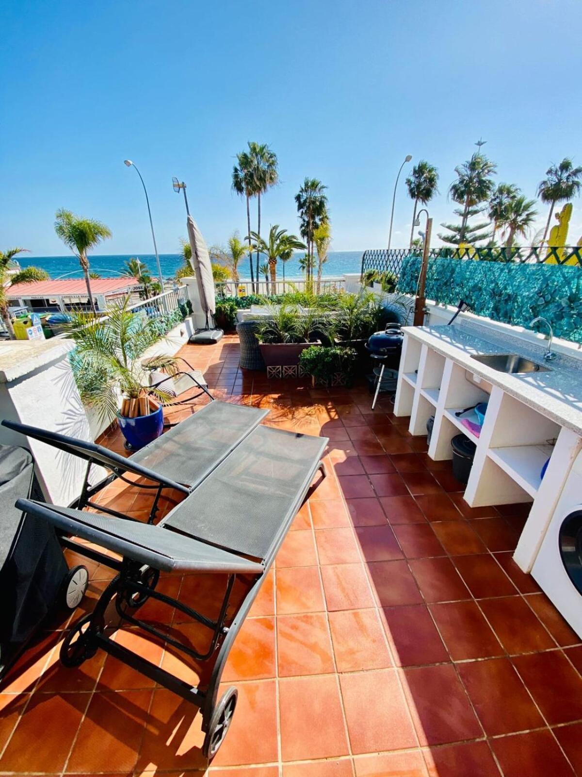 Apartamento En Primera Linea De Playa Nerja Exterior photo