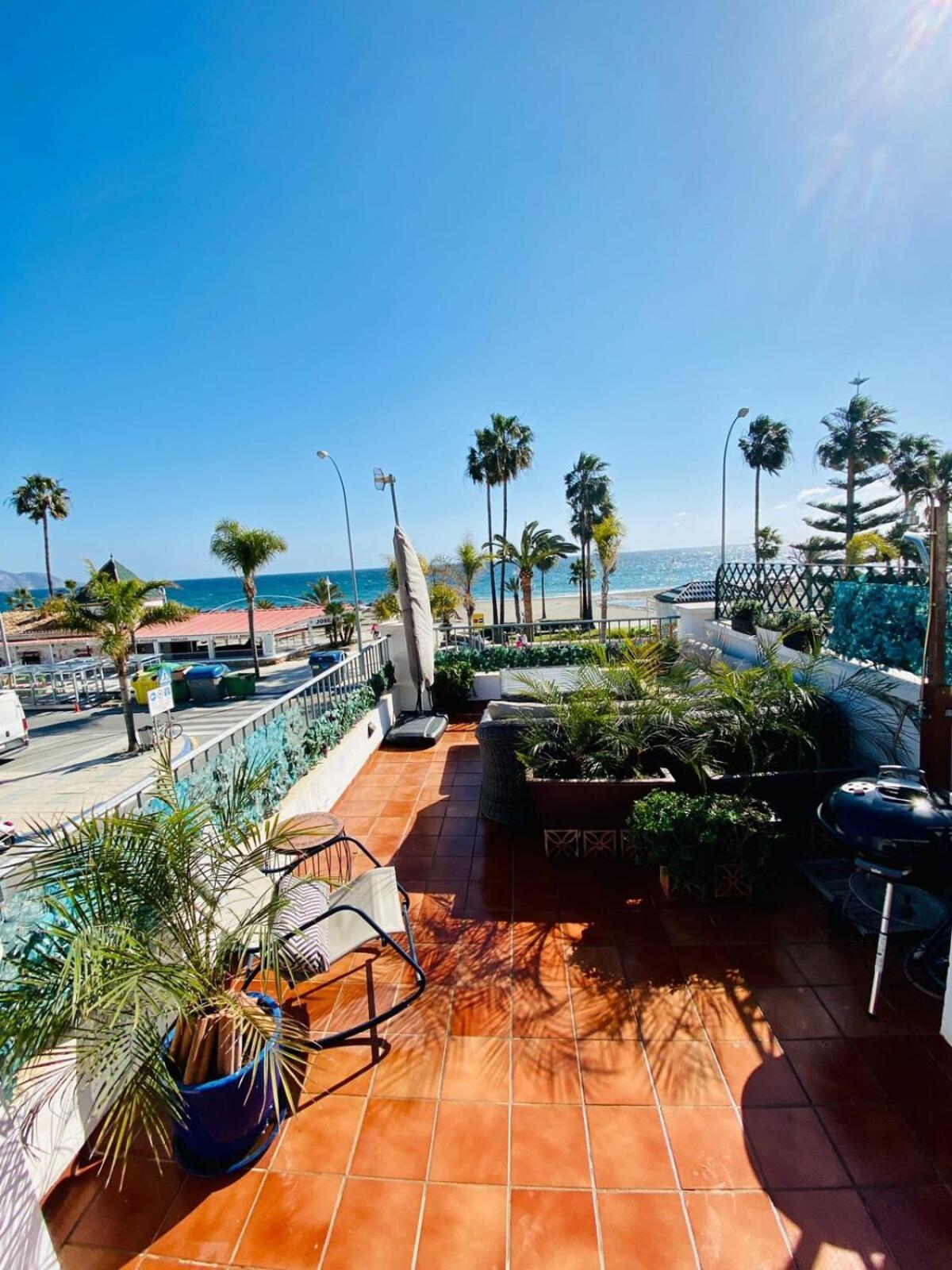 Apartamento En Primera Linea De Playa Nerja Exterior photo